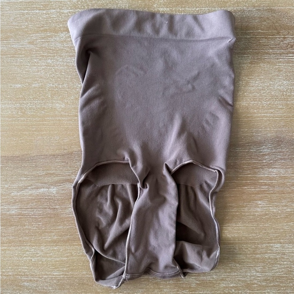 SKIMS SEAMLESS SCULPTING HIGH WAIST BRIEF IN UMBER NWOT IN 2X/3X - Picture 5 of 6